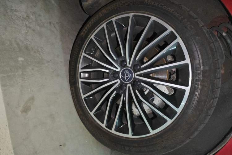 Used BYD Han 2020 DM Four-Wheel Drive Performance Edition Prestige Model Right Front Wheel Hub