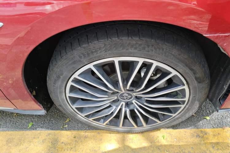 Used BYD Han 2020 DM Four-Wheel Drive Performance Edition Luxury Model Right Front Wheel Hub
