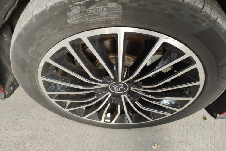 Used BYD Han 2020 EV Long-Range Luxury Model Right Front Wheel Hub