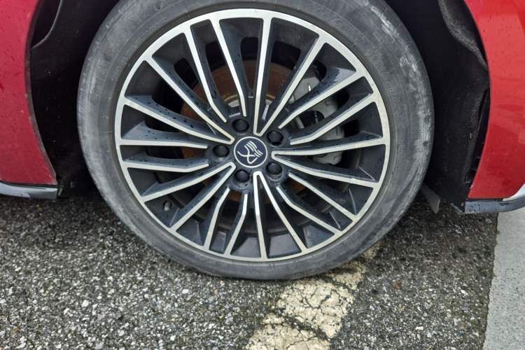 Used BYD Han 2020 DM Four-Wheel Drive Performance Edition Luxury Model Right Front Wheel Hub