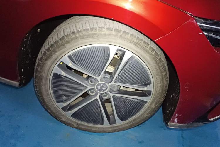 Used BYD Han 2020 EV Long-Range Deluxe Model Right Front Wheel Hub