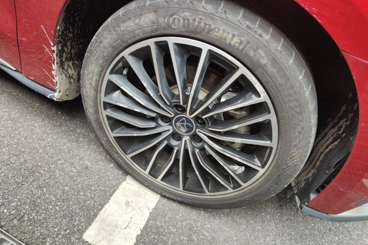 Used BYD Han 2020 DM Four-Wheel Drive Performance Edition Prestige Model Right Front Wheel Hub