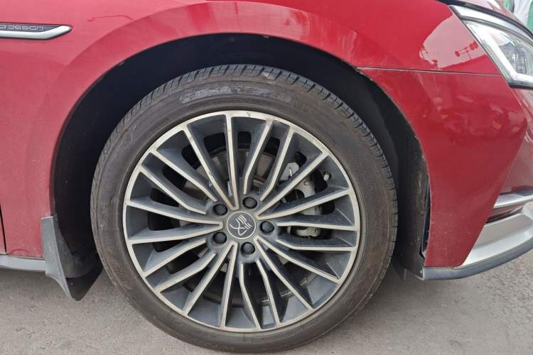 Used BYD Han 2020 DM Four-Wheel Drive Performance Edition Luxury Model Right Front Wheel Hub