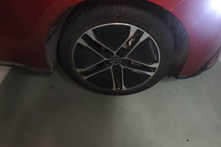 Used BYD Han 2020 EV Long-Range Deluxe Model Right Front Wheel Hub