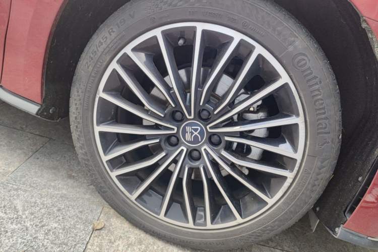 Used BYD Han 2020 DM Four-Wheel Drive Performance Edition Luxury Model Right Front Wheel Hub