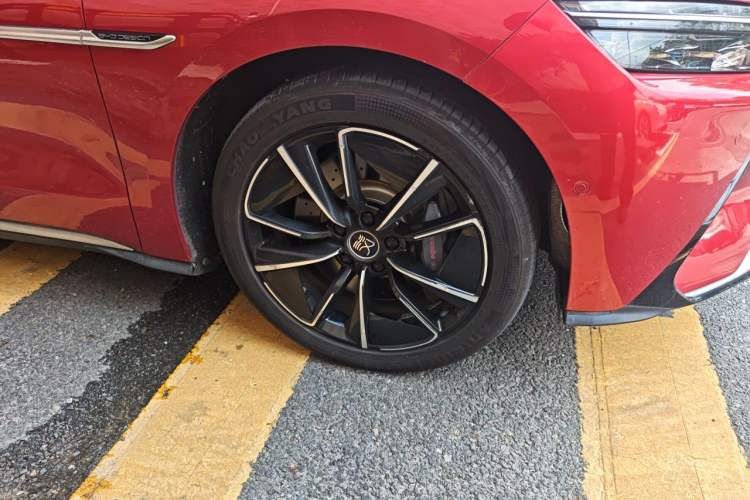 Used BYD Han 2020 EV Four-Wheel Drive High-Performance Flagship Model Right Front Wheel Hub