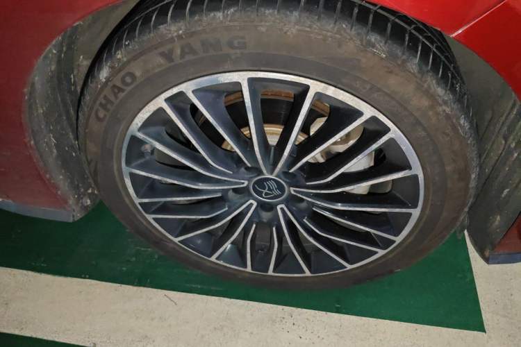 Used BYD Han 2020 EV Long-Range Luxury Model Right Front Wheel Hub