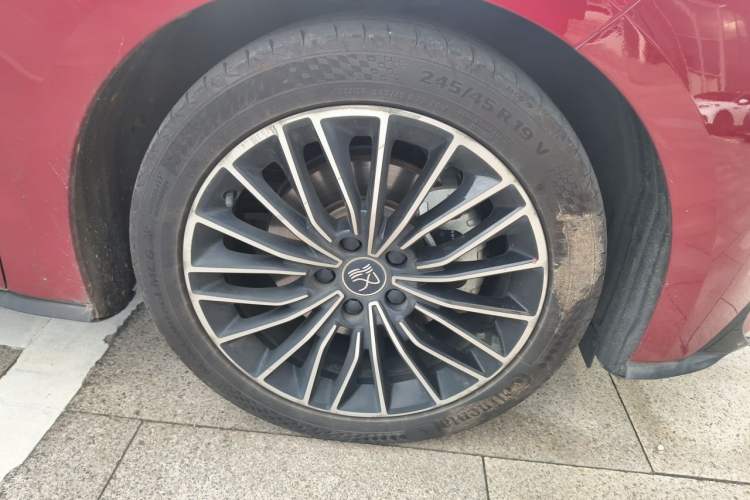 Used BYD Han 2020 EV Long-Range Luxury Model Right Front Wheel Hub