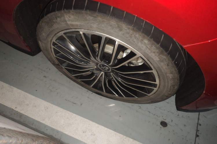 Used BYD Han 2020 EV Long-Range Luxury Model Right Front Wheel Hub
