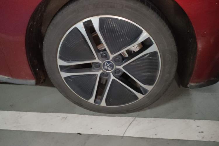 Used BYD Han 2020 EV Long-Range Deluxe Model Right Front Wheel Hub