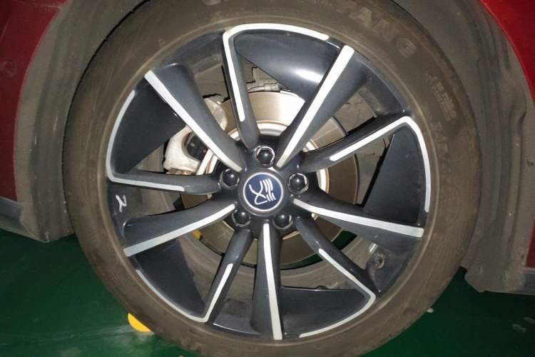 Used BYD Han 2020 EV Four-Wheel Drive High-Performance Flagship Model Right Front Wheel Hub
