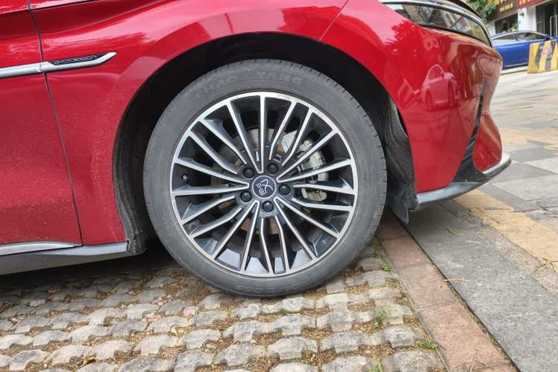 Used BYD Han 2020 EV Long-Range Luxury Model Right Front Wheel Hub