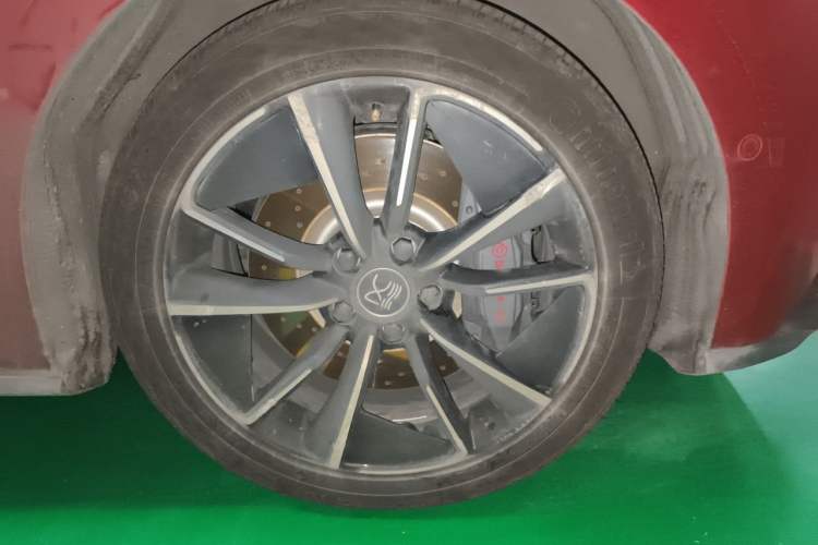 Used BYD Han 2020 EV Four-Wheel Drive High-Performance Flagship Model Right Front Wheel Hub