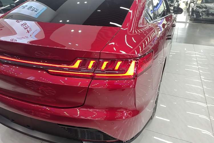 Used BYD Han 2020 EV Four-Wheel Drive High-Performance Flagship Model Right Rear Taillight