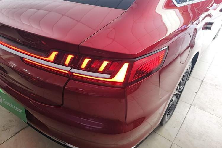 Used BYD Han 2020 DM Four-Wheel Drive Performance Edition Luxury Model Right Rear Taillight