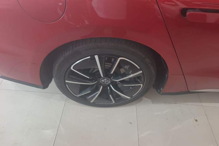 Used BYD Han 2020 EV Four-Wheel Drive High-Performance Flagship Model Right Rear Wheel Hub