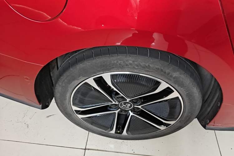 Used BYD Han 2020 EV Long-Range Deluxe Model Right Rear Wheel Hub