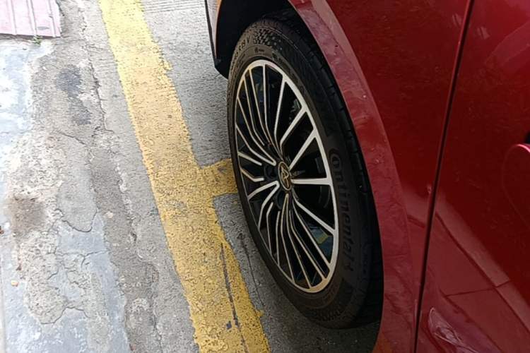 Used BYD Han 2020 EV Long-Range Luxury Model Right Rear Wheel Hub
