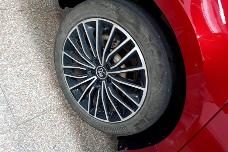 Used BYD Han 2020 DM Four-Wheel Drive Performance Edition Luxury Model Right Rear Wheel Hub