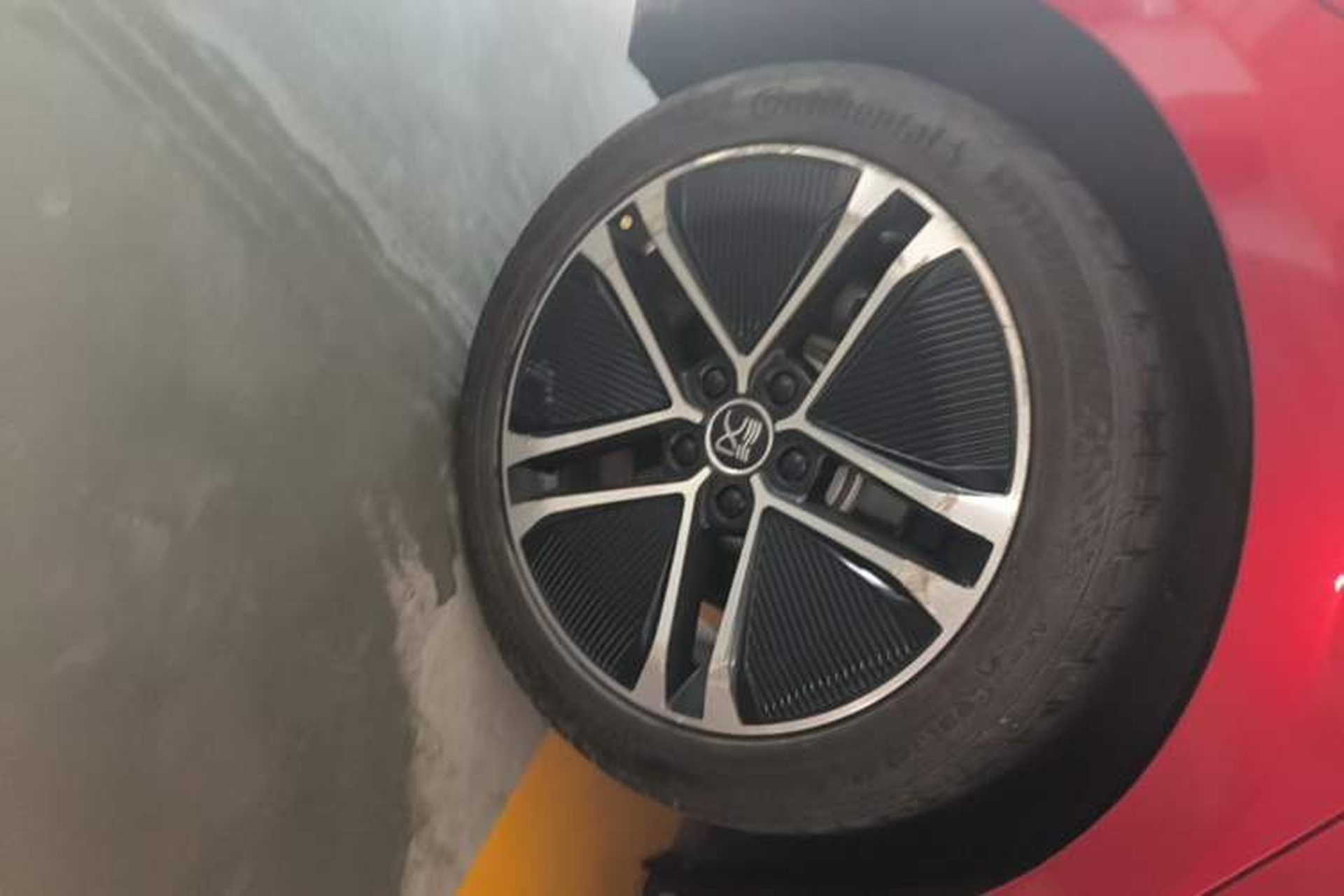 Used BYD Han 2020 EV Long-Range Deluxe Model Right Rear Wheel Hub
