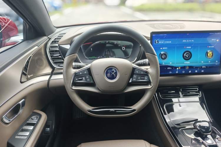 Used BYD Han 2020 DM Four-Wheel Drive Performance Edition Luxury Model Steering Wheel
