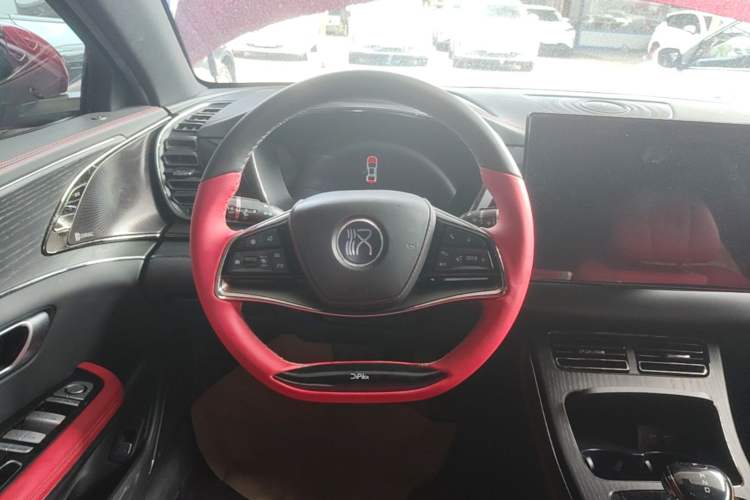 Used BYD Han 2020 EV Four-Wheel Drive High-Performance Flagship Model Steering Wheel