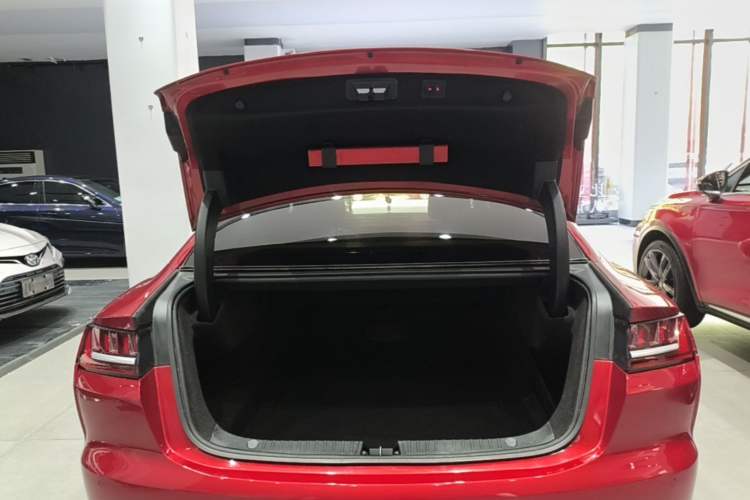 Used BYD Han 2020 EV Long-Range Luxury Model Trunk