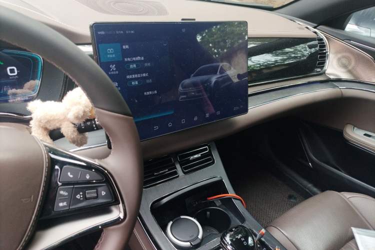 Used BYD Han 2020 EV Long-Range Deluxe Model Audio And AC Panel