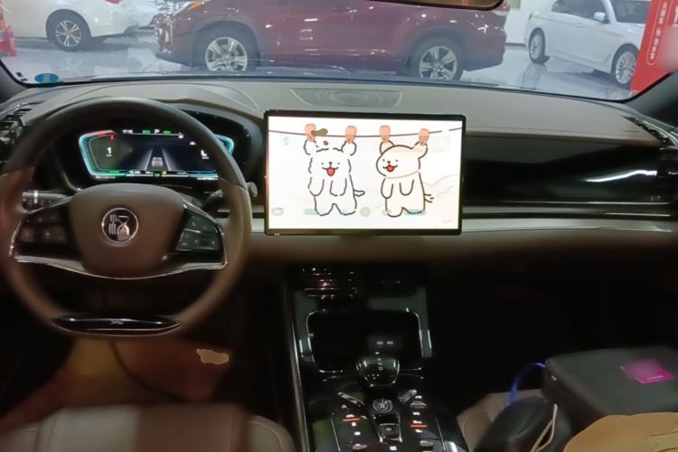 Used BYD Han 2020 DM Four-Wheel Drive Performance Edition Luxury Model Center Console