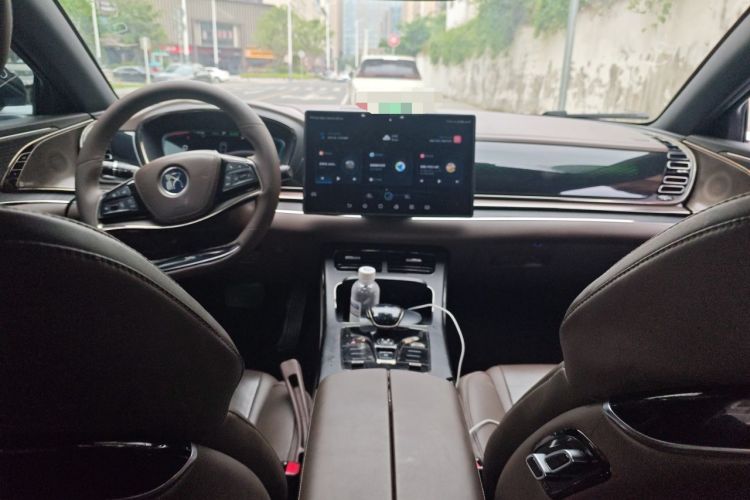 Used BYD Han 2020 EV Long-Range Deluxe Model Center Console