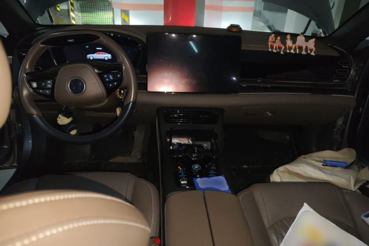 Used BYD Han 2020 DM Four-Wheel Drive Performance Edition Prestige Model Center Console