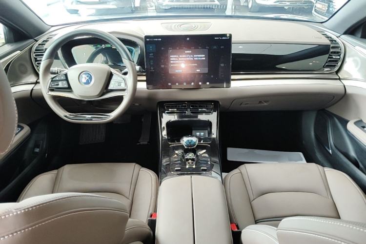 Used BYD Han 2020 EV Long-Range Luxury Model Center Console