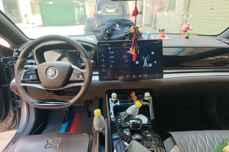 Used BYD Han 2020 EV Long-Range Luxury Model Center Console