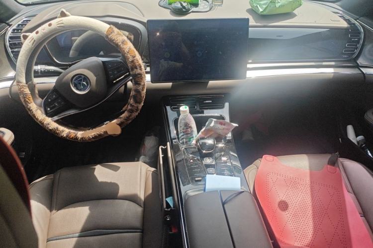 Used BYD Han 2020 EV Long-Range Luxury Model Center Console