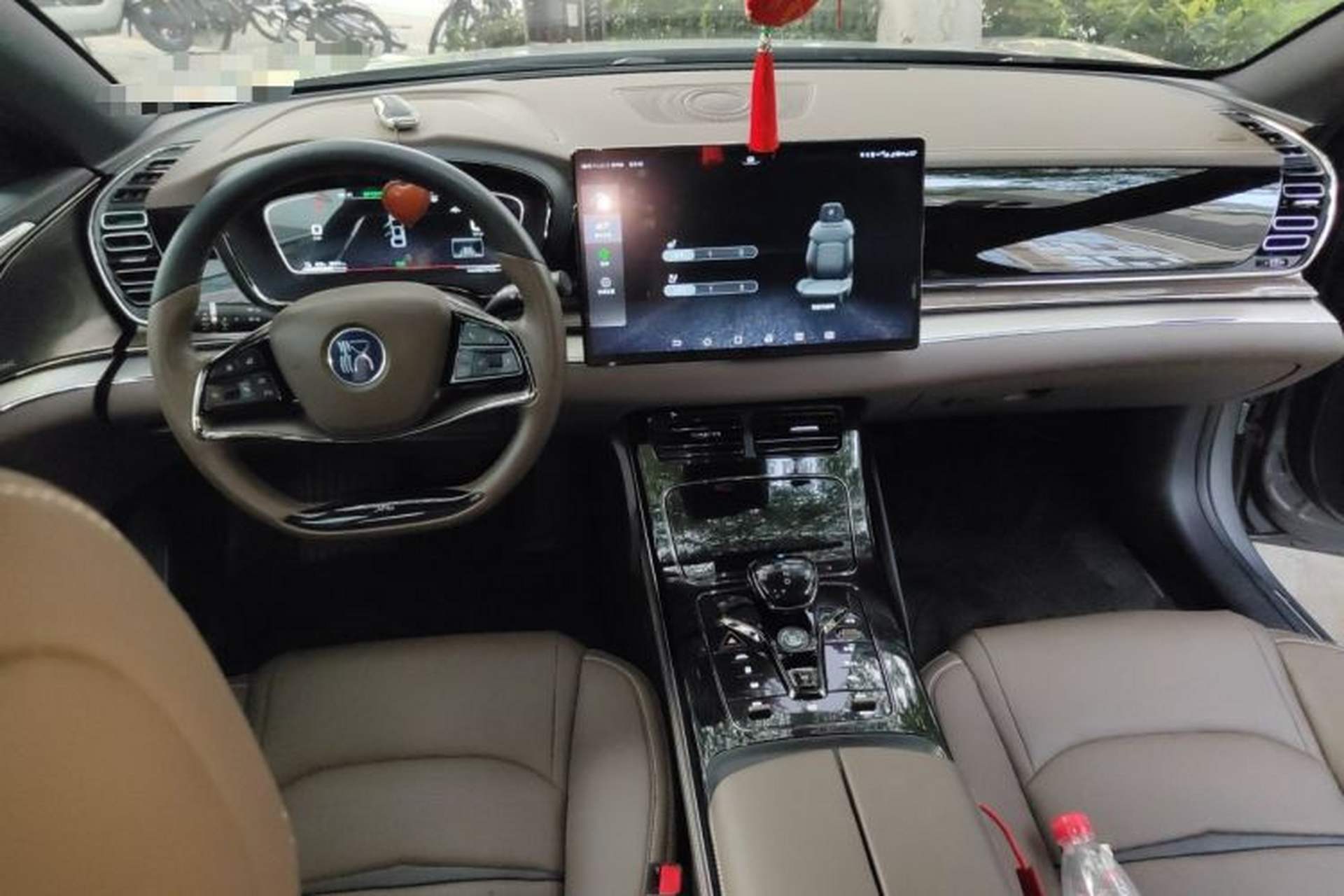 Used BYD Han 2020 EV Long-Range Luxury Model Center Console