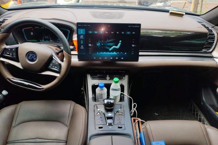 Used BYD Han 2020 EV Long-Range Luxury Model Center Console