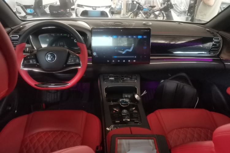 Used BYD Han 2020 EV Four-Wheel Drive High-Performance Flagship Model Center Console