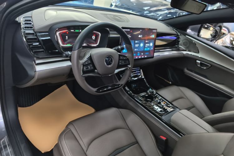 Used BYD Han 2020 EV Long-Range Luxury Model Center Console