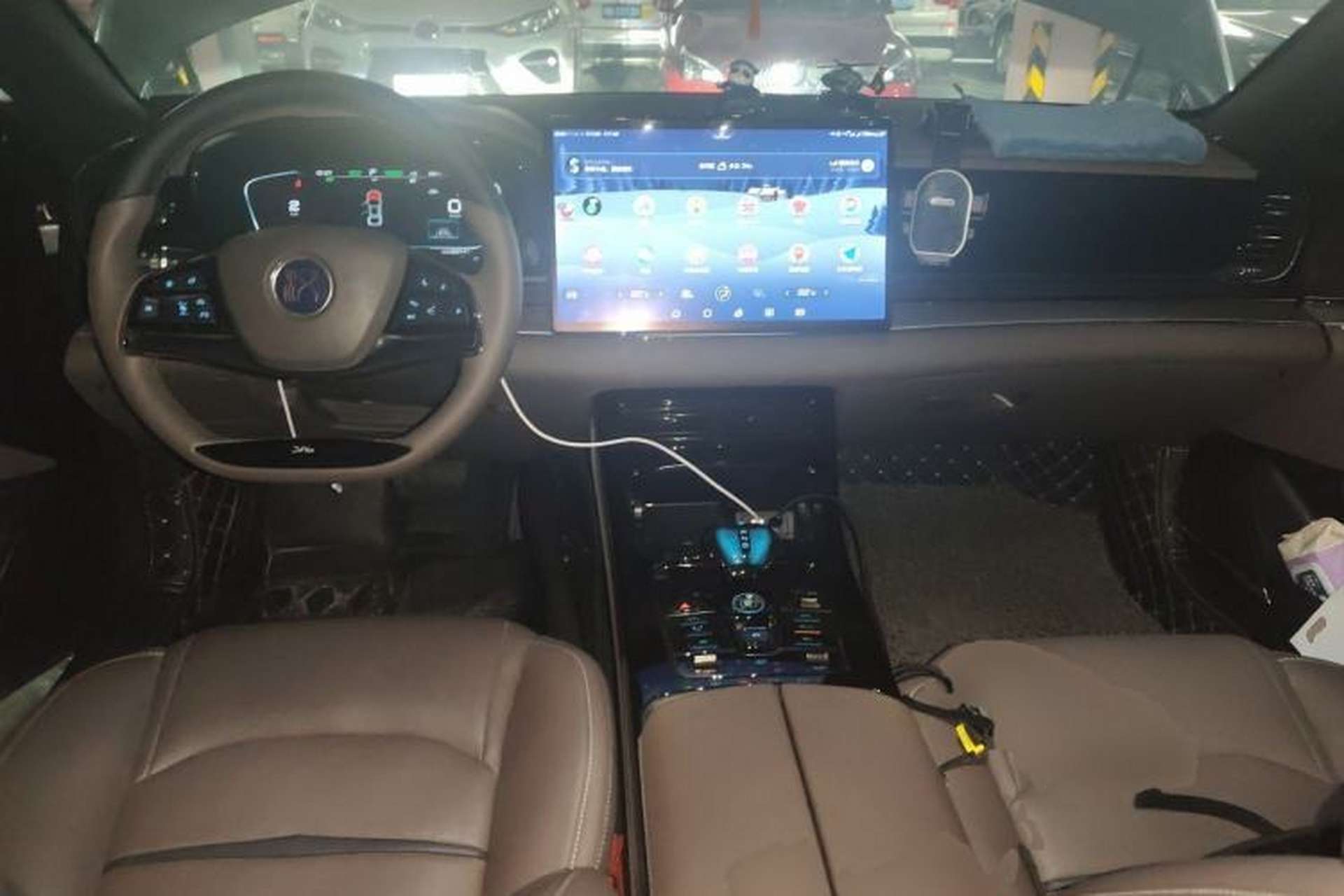 Used BYD Han 2020 EV Long-Range Luxury Model Center Console