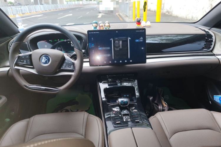 Used BYD Han 2020 EV Long-Range Luxury Model Center Console
