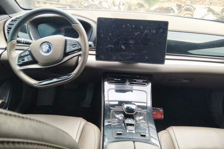 Used BYD Han 2020 DM Four-Wheel Drive Performance Edition Luxury Model Center Console