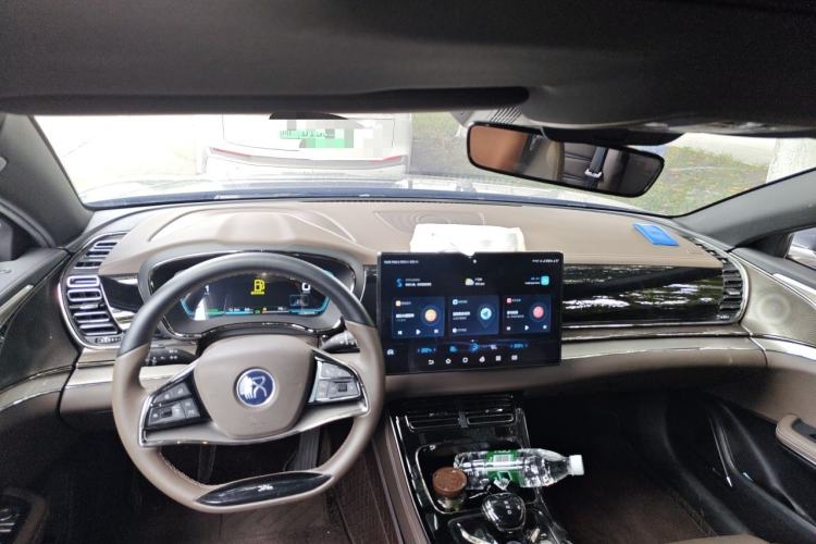 Used BYD Han 2020 DM Four-Wheel Drive Performance Edition Luxury Model Center Console