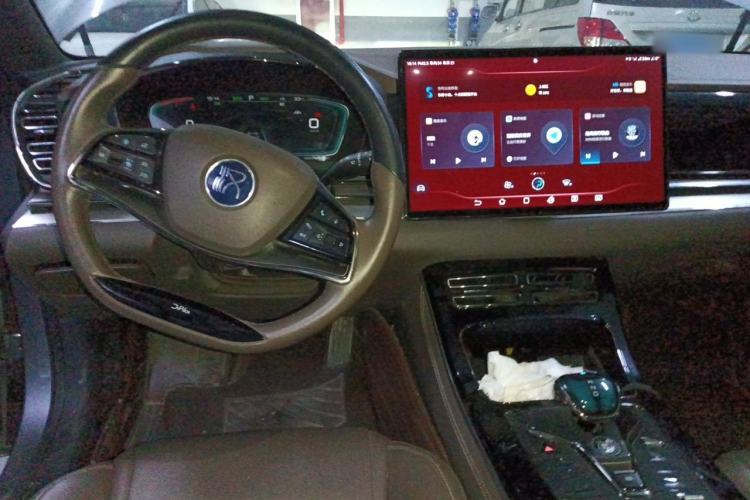 Used BYD Han 2020 DM Four-Wheel Drive Performance Edition Prestige Model Center Console