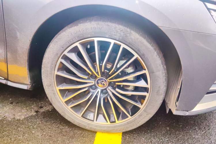 Used BYD Han 2020 DM Four-Wheel Drive Performance Edition Luxury Model Exterior 1