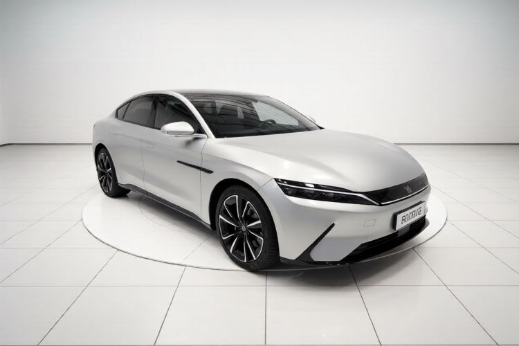 Used BYD Han 2020 EV Four-Wheel Drive High-Performance Flagship Model Front Right 45 Deg