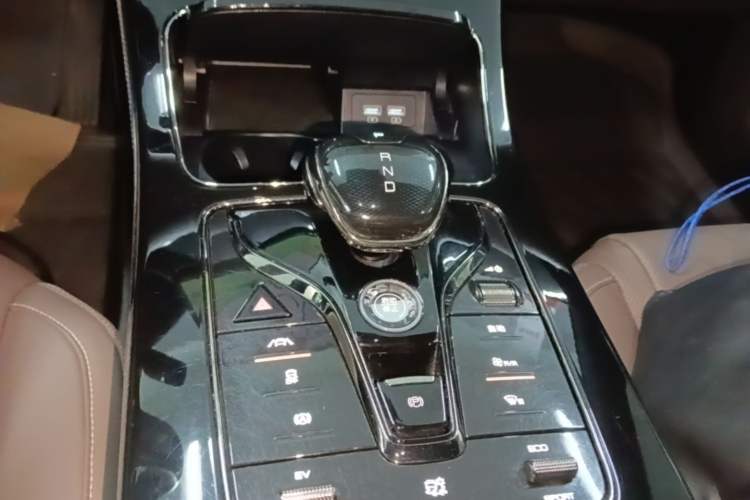 Used BYD Han 2020 DM Four-Wheel Drive Performance Edition Luxury Model Gear Lever