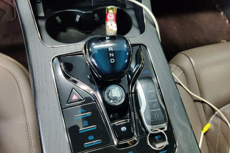 Used BYD Han 2020 DM Four-Wheel Drive Performance Edition Prestige Model Gear Lever