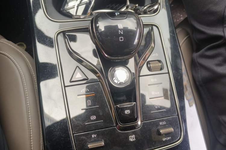 Used BYD Han 2020 DM Four-Wheel Drive Performance Edition Prestige Model Gear Lever