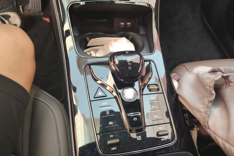 Used BYD Han 2020 DM Four-Wheel Drive Performance Edition Luxury Model Gear Lever