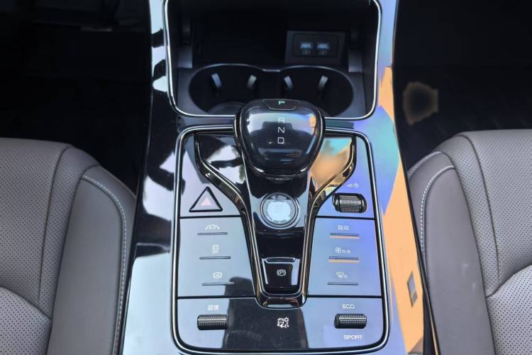 Used BYD Han 2020 EV Long-Range Luxury Model Interior 8